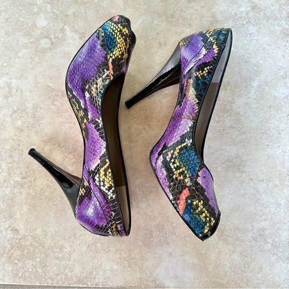 J Renee Luxe Colorful Snakeskin Peep Toe Heels Pumps with Red Bottoms Size 9 - Picture 3 of 10
